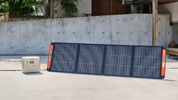 Jackery SolarSaga 200